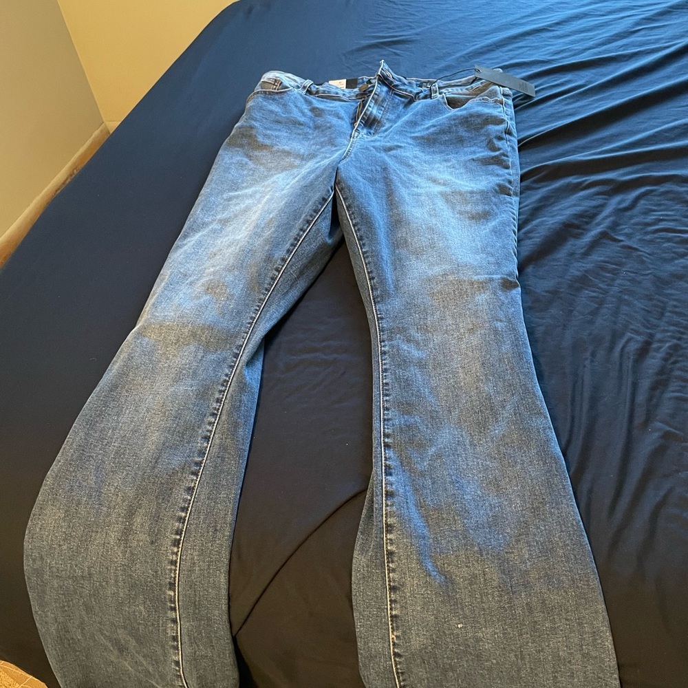 NWT MidRise Bootleg Jeans 16R
